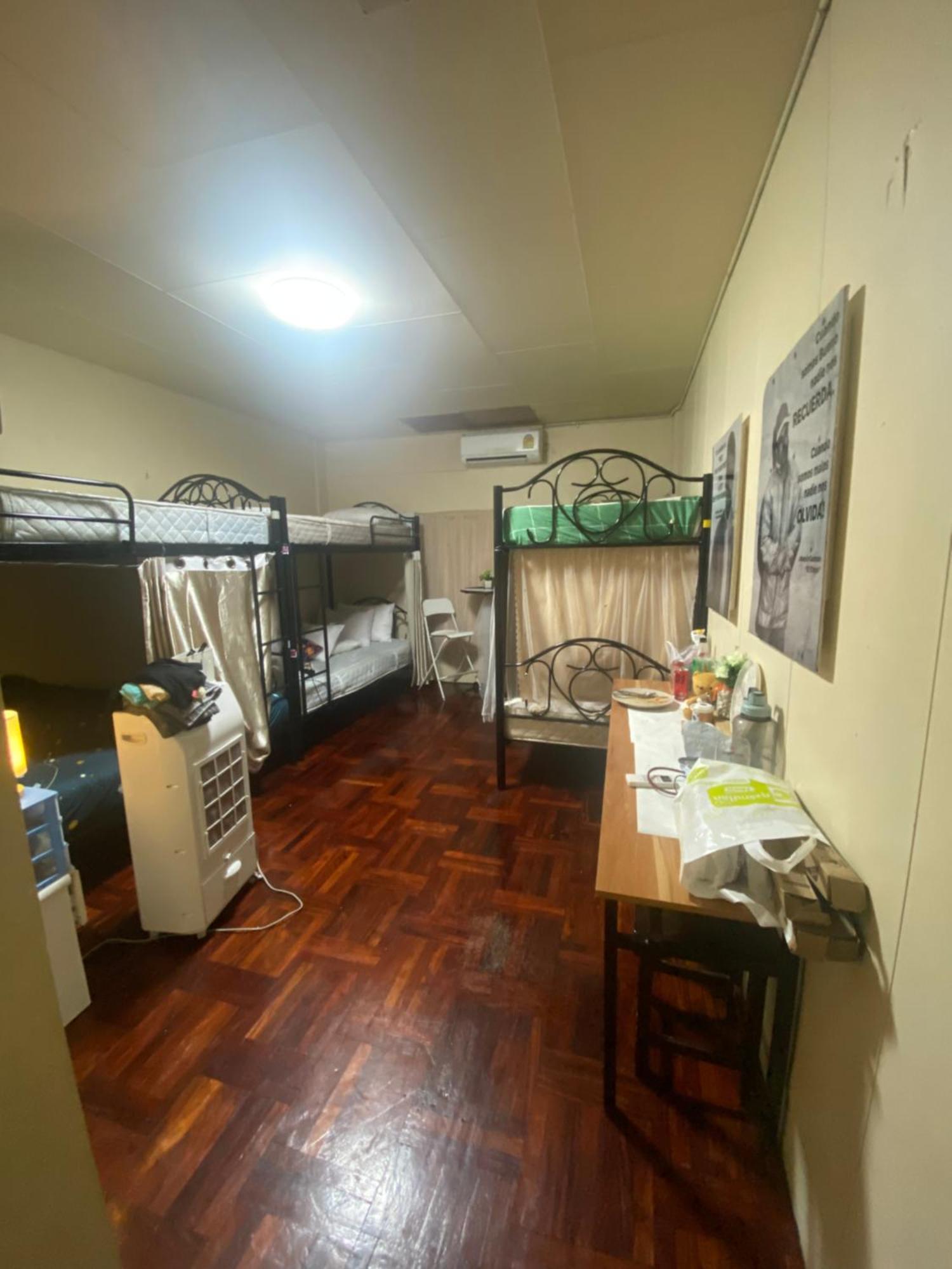W District Guesthouse 방콕 외부 사진