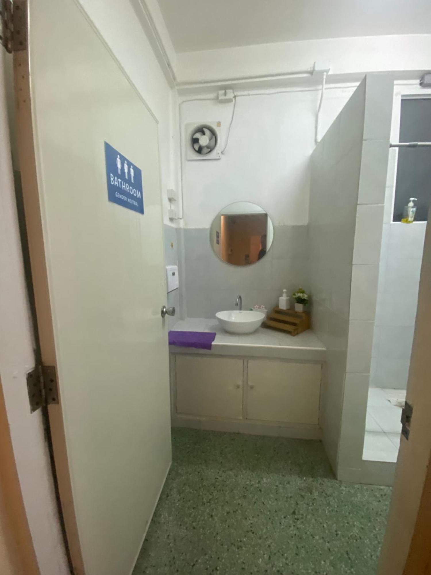 W District Guesthouse 방콕 외부 사진